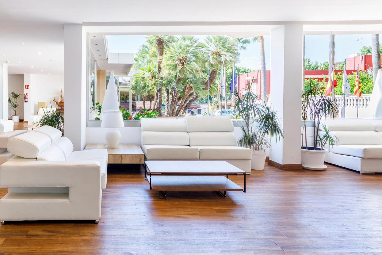 Mar Paguera & Hotel 4*